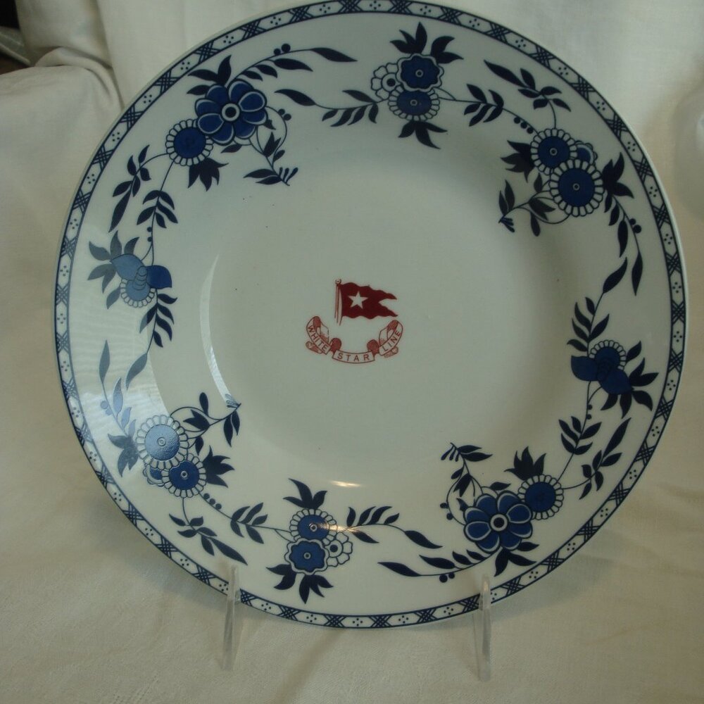 RMS Titanic White Star Line Authentic Replica Soup Bowl 9 in EUC